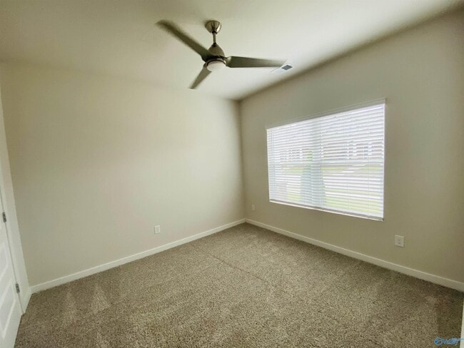 Building Photo - 408 Edgebrook Dr