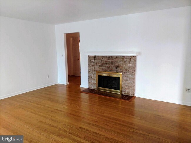Building Photo - 801 McCosh St