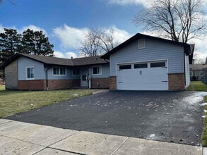 Building Photo - 201 Redwood Ave