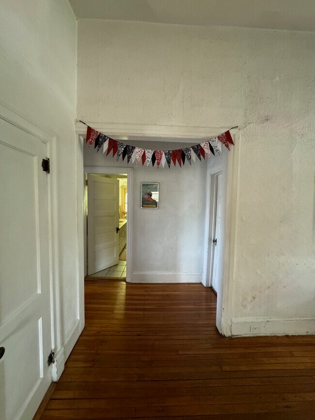 Área de estar - 5601 Wilkins Ave