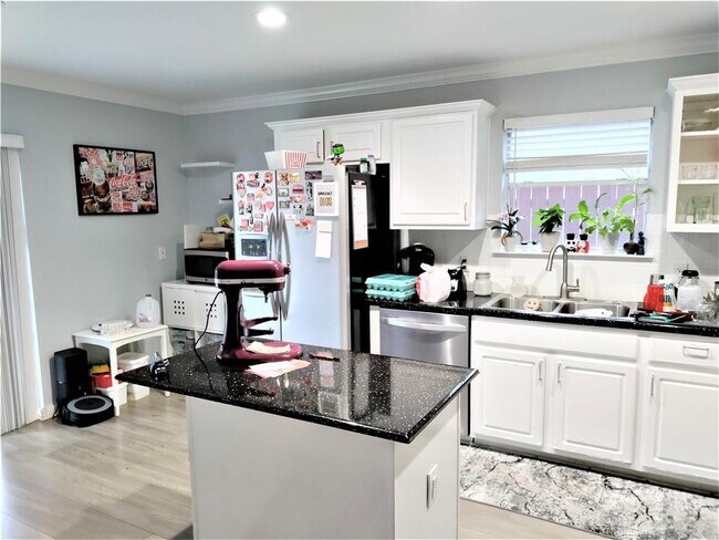 Building Photo - 1511 Merrell Cove