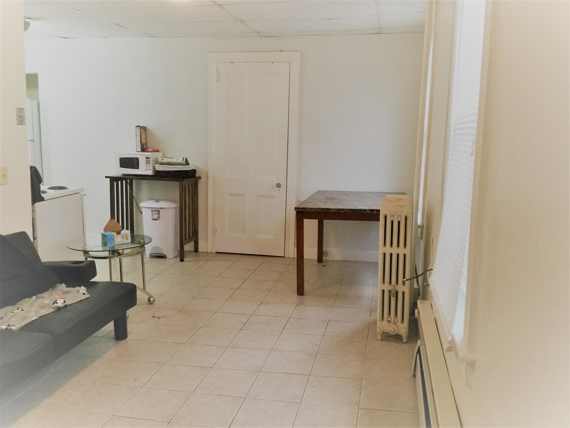 210 S Main St Unit 6, Phillipsburg, NJ 08865 Apartment for Rent in