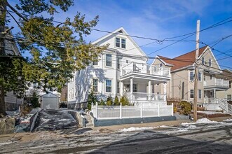 Building Photo - 127 Selwyn St