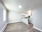 Primary Photo - 572 Essex St