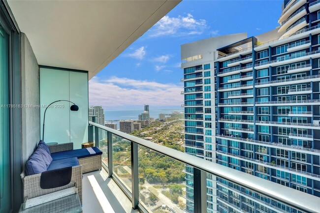Foto del edificio - 1300 S Miami Ave