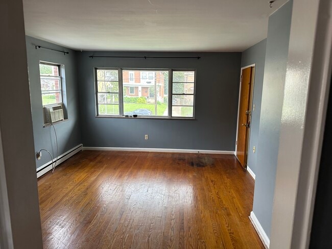 Building Photo - 619 S Fort Thomas Ave