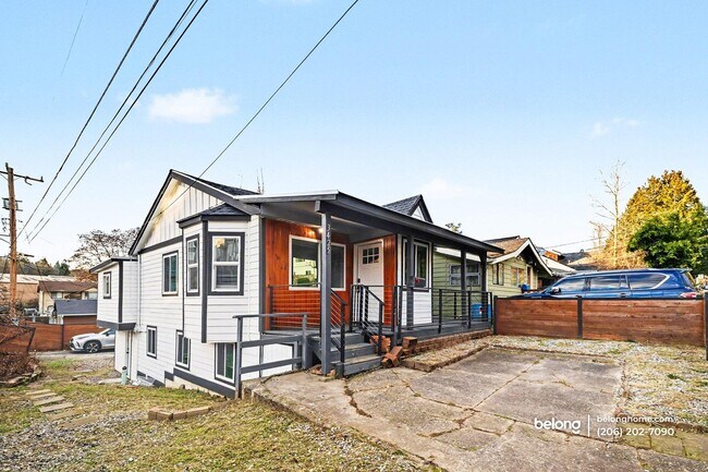 Building Photo - 3425 34th Ave S