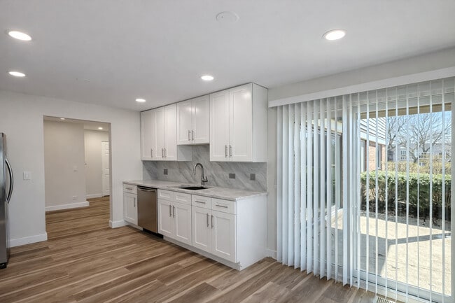 Foto del edificio - 52 Stanton Ct