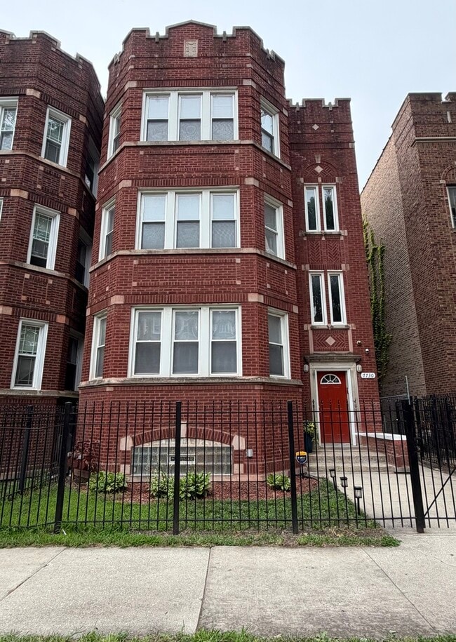 Building Photo - 7730 S Essex Ave