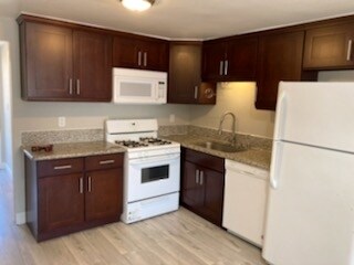 Foto del edificio - 14902 Gilmore St