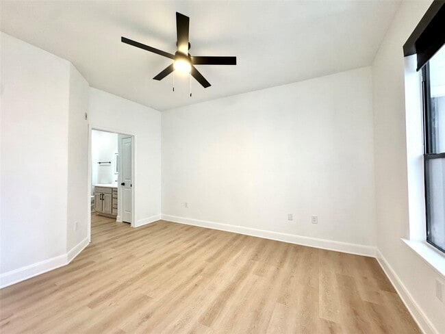 Foto del edificio - 2300 Richmond Ave.
