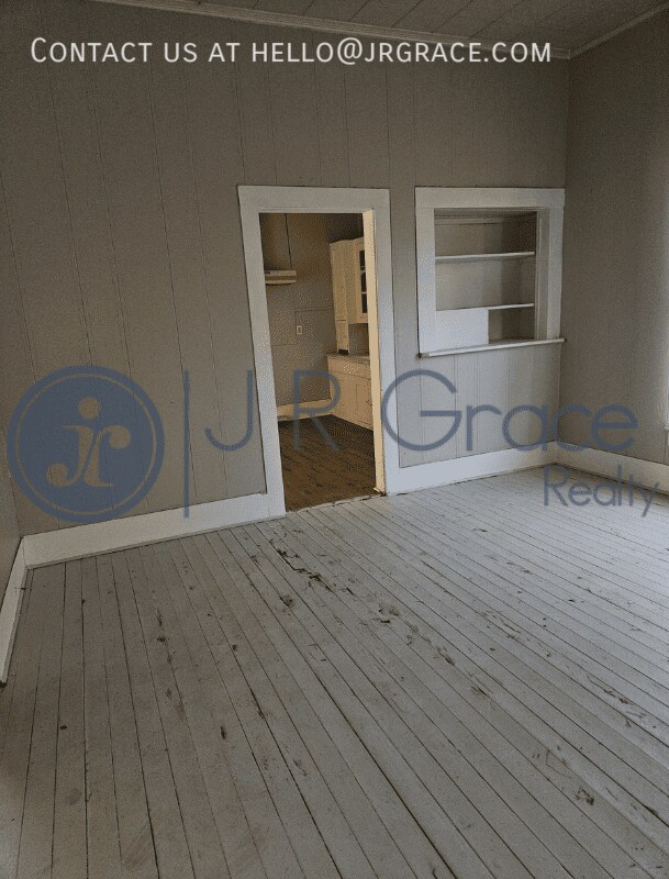 Building Photo - 410 W Trinity St