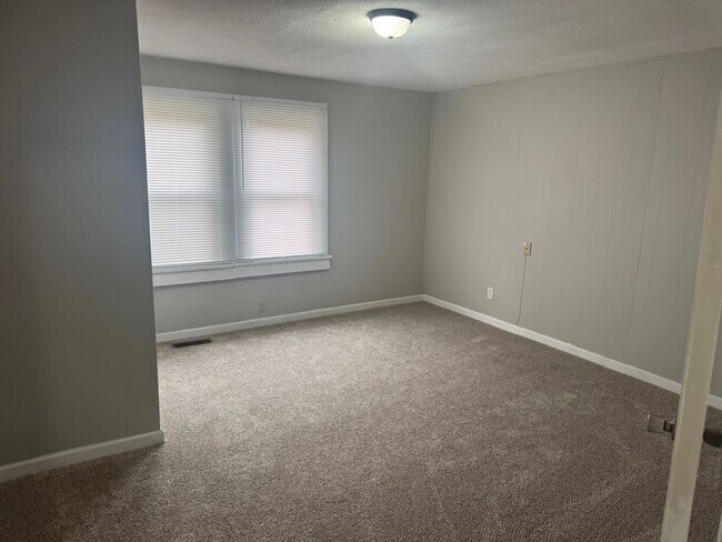 Foto del edificio - 2 Bedroom 2 Bathroom Home in Bluff City, TN