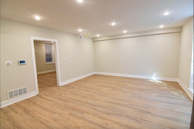 Building Photo - 1229 N Franklin St