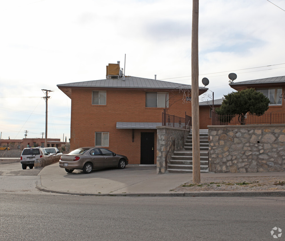 Building Photo - Frankfort Apartments