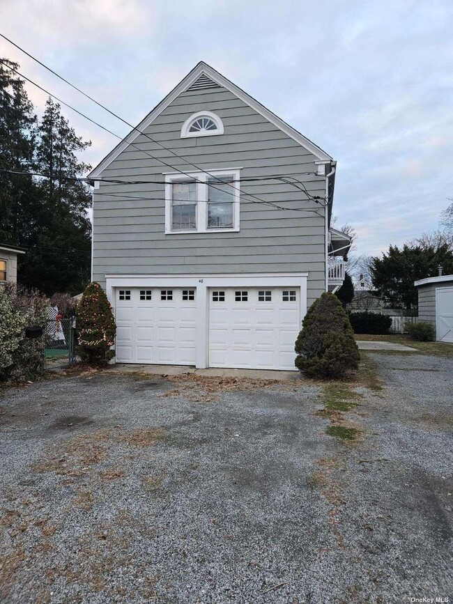 Building Photo - 46 Maple Ave