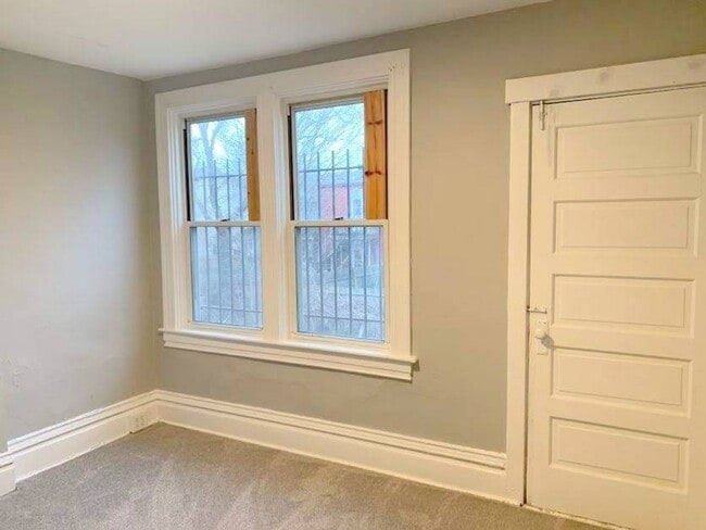 Building Photo - Amazing Fully Renovated 5 Bedroom (or 6)/ Two Bathroom House with Central Air and Back Yard - Clo...