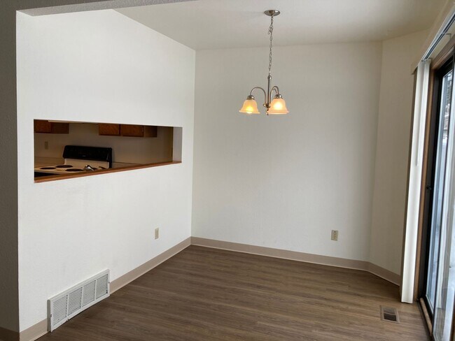 Building Photo - 7300 Woburn Circle