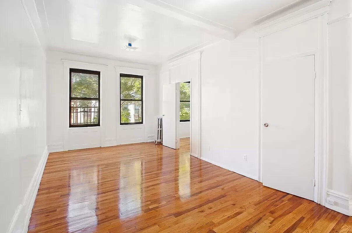 Waverly Place Apartment for Rent in New York, NY