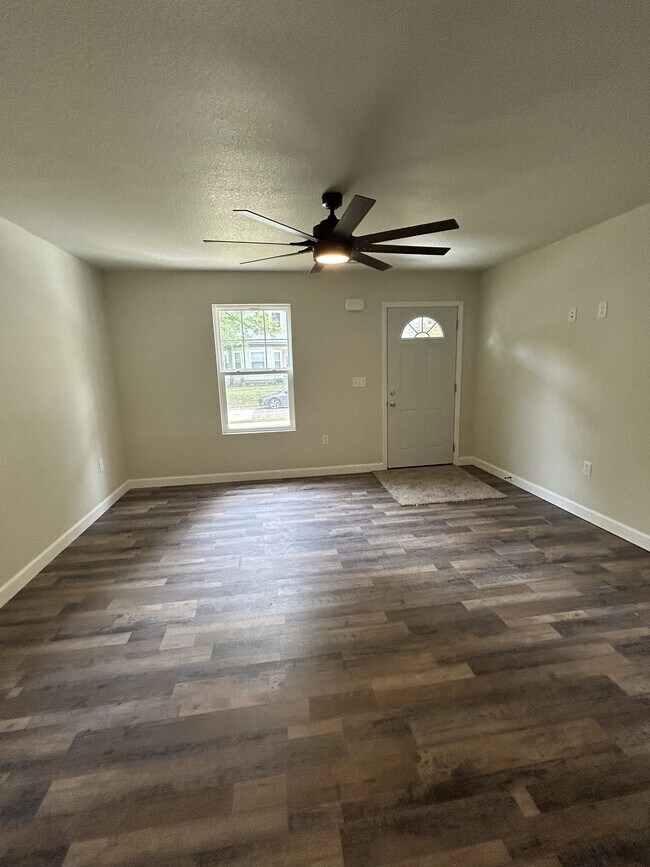 Foto del edificio - 838 S Hickory St