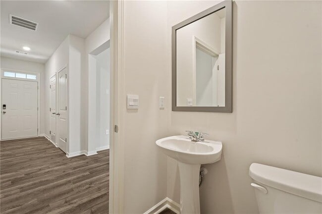 Building Photo - 211 Stoneybrook Dr