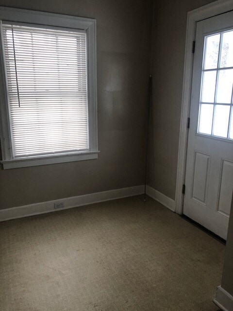 Foto del edificio - 1725 W Water St