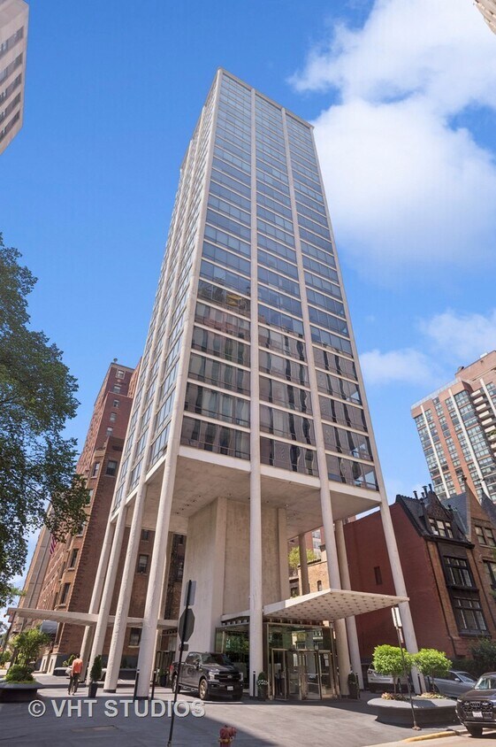 Foto principal - 1300 N Astor St