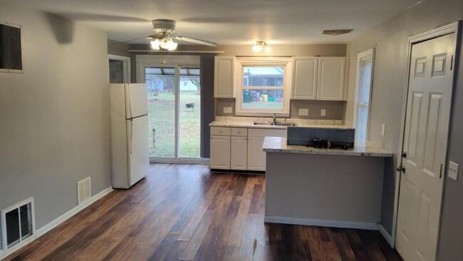 Photo - 5021 Christiansen Rd House