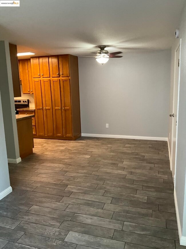 Building Photo - 223 E Trident Dr