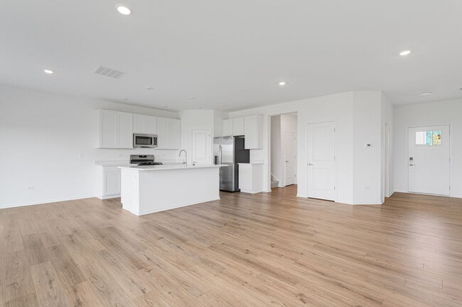Building Photo - 25650 W Wakefield Dr