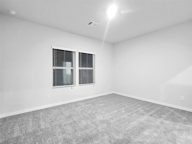 Foto del edificio - 17848 Lionheart Rd