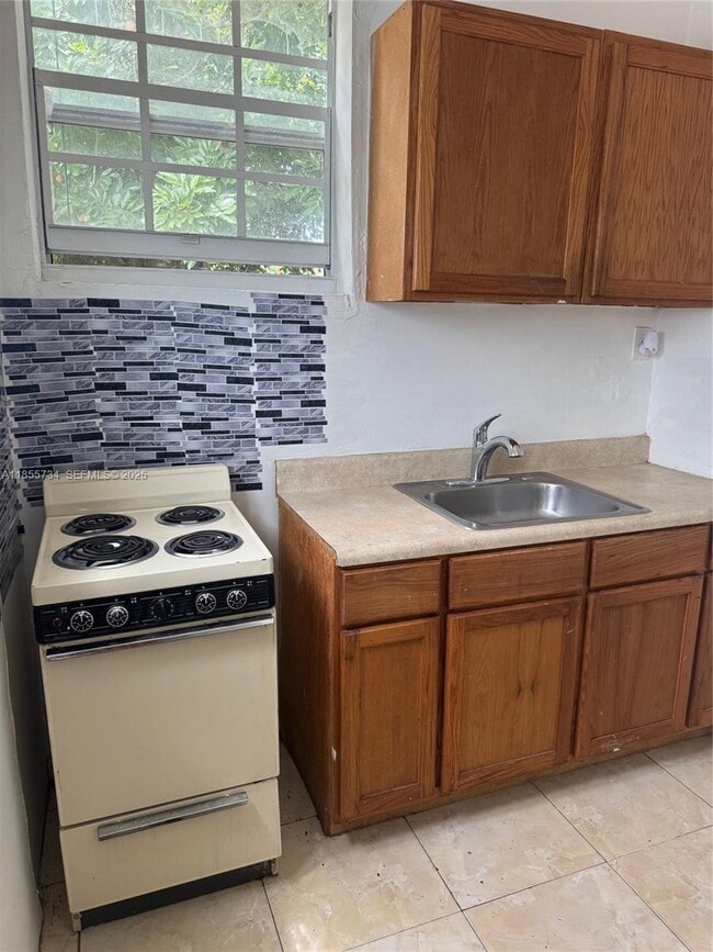 Foto del edificio - 401 NE 174th St