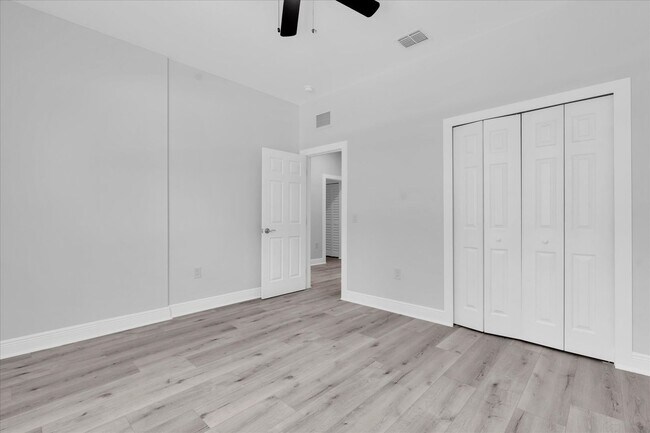 Building Photo - 705 S Orange Ave