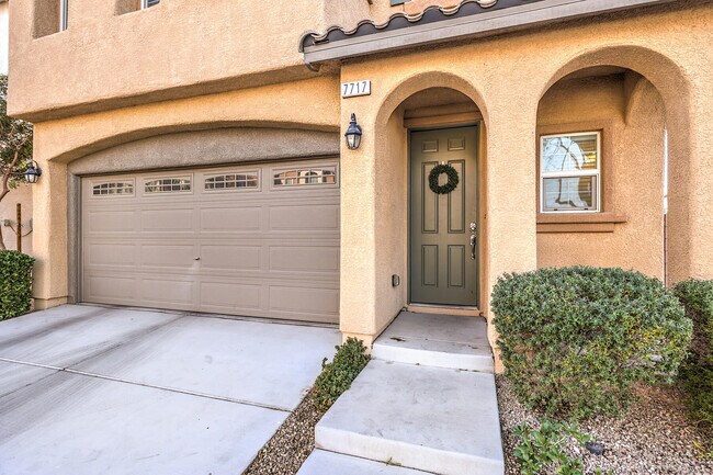 Building Photo - 7717 Pista Way