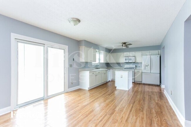 Foto del edificio - 4405 Hidden St