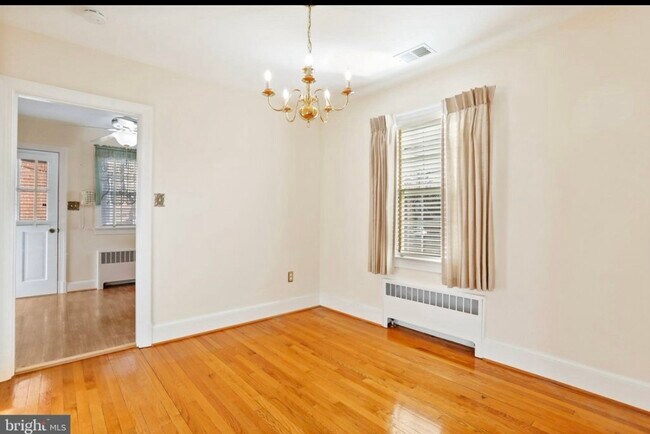 Foto del edificio - 130 Montague Ave