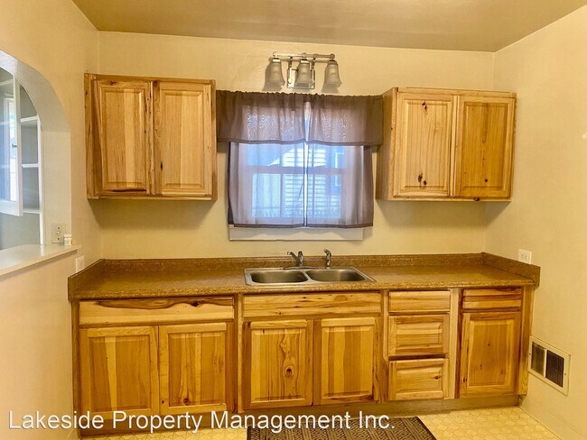 Building Photo - 2 br, 1 bath House - 2108 Hope St