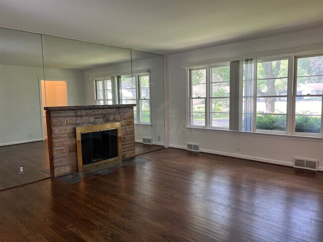 Foto del edificio - 23500 Oliver Court, Southfield, MI 48033 -...