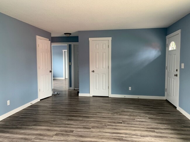 Building Photo - AT1070