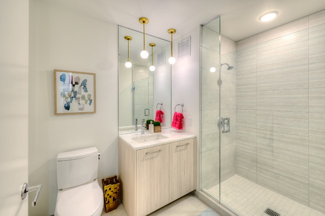 Building Photo - 186 N Desplaines St