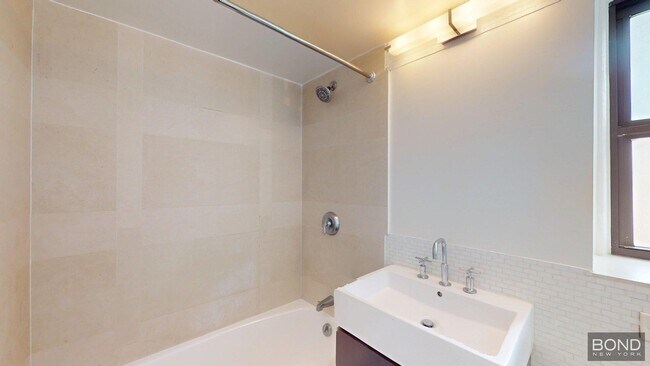 Foto del edificio - 220 E 63rd St