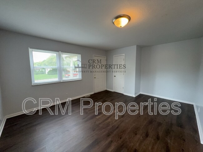 Building Photo - 1931 S Gala Dr
