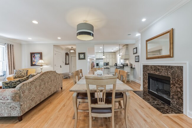 Foto del edificio - 2033 W Jarvis Ave