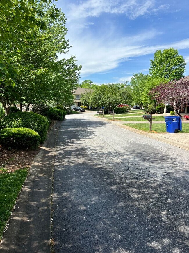 Foto del edificio - Arden 2 Bedroom Townhome