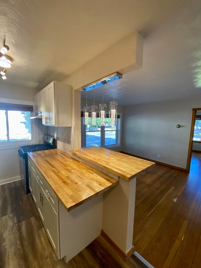 Photo - 2176 Dayton Ave Apartments