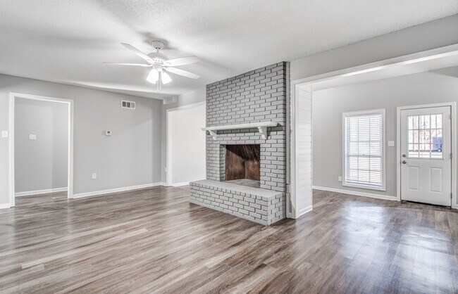 Building Photo - Spacious Renovated Home for Rent!!