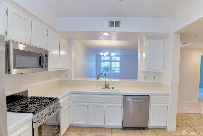 Foto del edificio - 723 Swallowtail Ct