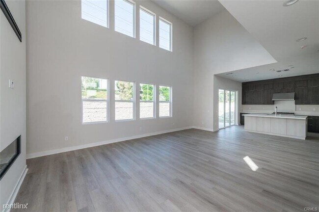 Building Photo - 4 br, 3 bath House - 201 Holliston