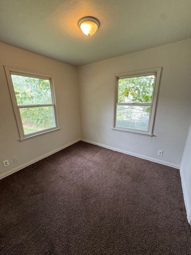 Building Photo - 4508 Plaza Dr