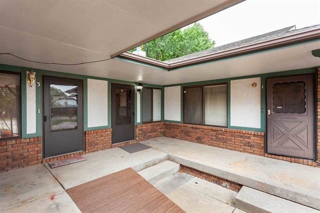 Building Photo - 1538 N Evergreen Ln